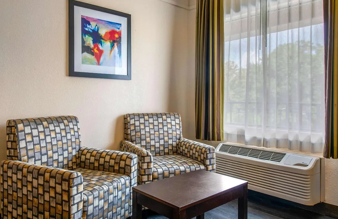 Quality Inn & Suites Jacksonville-Baymeadows-1