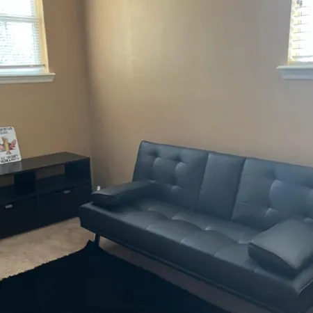 Comfortable Bed & Breakfast On Southside Blvd-2
